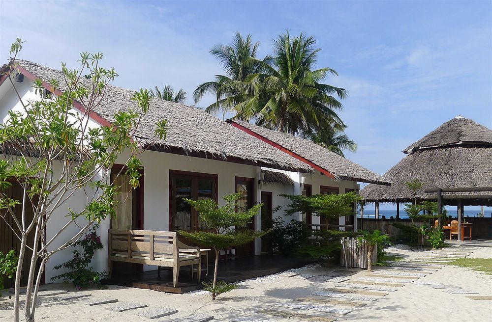 ブブ ヴィラ Kampong Pasir Hantu エクステリア 写真